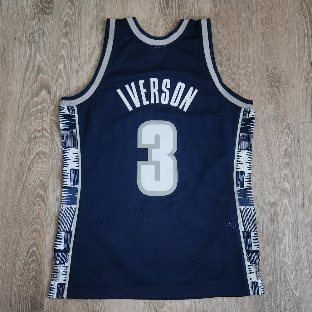 Georgetown Hoyas Allen Iverson Mitchell & Ness Swingman Jersey Men's Size Medium
